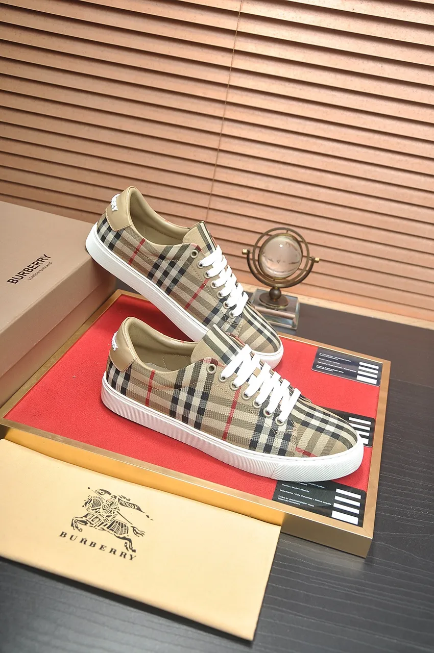 Men's shoes💰480💶[Burberry] (cowhide lining) classic low-top sneakers｜Imported cowhide with classic plaid fabric｜Cow leather lining｜Original outsole｜Fine workmanship and comfortable to wear Size: 38-44 (customized at 45)